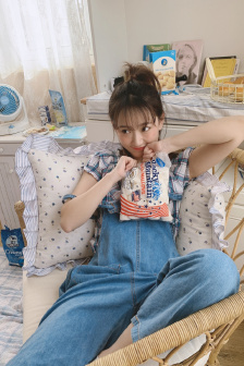 硕大粗长撑裂了小龙女